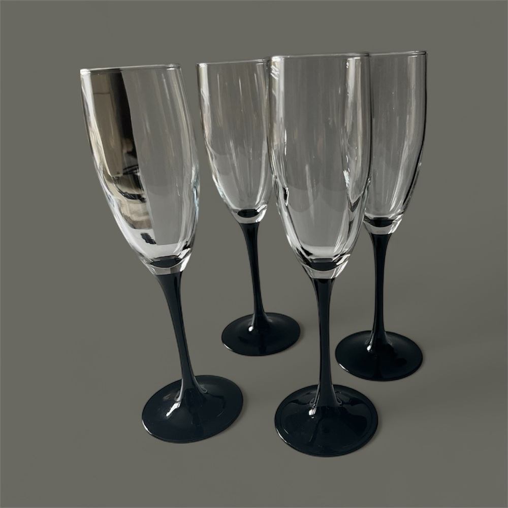 Elegant Luminarc Black Stemmed French Champagne Flutes Set . Made in France